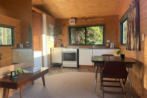 Photo of property in 426 Scenic Drive, Waiatarua, Auckland, 0612