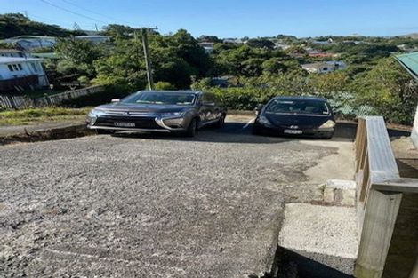 Photo of property in 131 Ruskin Road, Newlands, Wellington, 6037