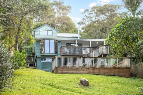Photo of property in 704 South Titirangi Road, Titirangi, Auckland, 0604
