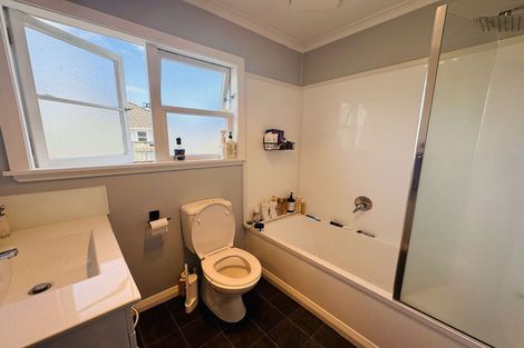 Photo of property in 21 Vernon Avenue, Takaro, Palmerston North, 4412