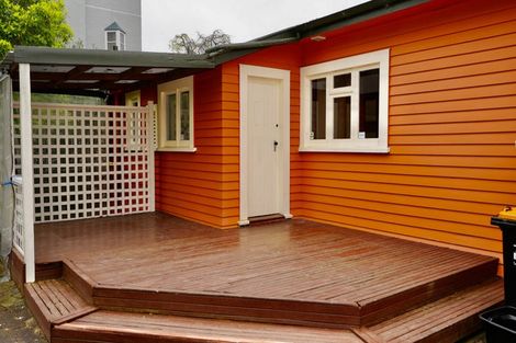 Photo of property in 28 Rangitane Street, Palmerston North, 4414