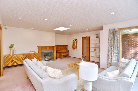 Photo of property in 16 Larch Place, Casebrook, Christchurch, 8051