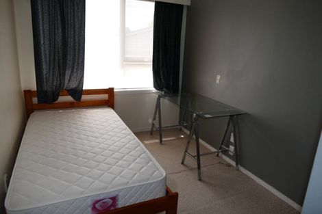 Photo of property in 23 Tobruk Crescent, Milford, Auckland, 0620