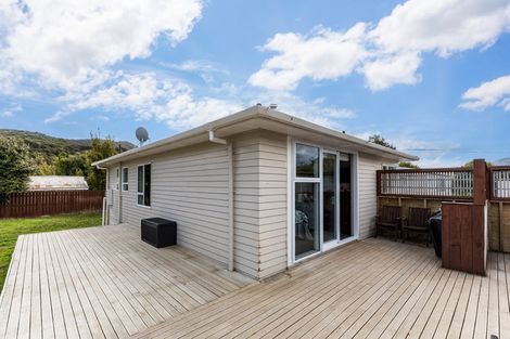Photo of property in 42 Wood Street, Wainuiomata, Lower Hutt, 5014