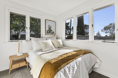 Photo of property in 1/35 Verran Road, Birkenhead, Auckland, 0626