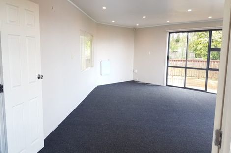 Photo of property in 204 East Coast Road, Forrest Hill, Auckland, 0620