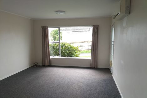 Photo of property in 5/25 West Coast Road, Glen Eden, Auckland, 0602