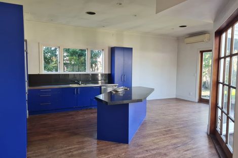 Photo of property in 31 Sutherland Road, Point Chevalier, Auckland, 1025