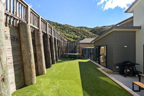 Photo of property in 131 Silverstream Road, Crofton Downs, Wellington, 6035