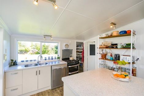 Photo of property in 27 Bond Street, Marton, 4710