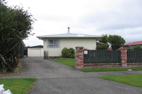 Photo of property in 20 Hillcrest Drive, Kelvin Grove, Palmerston North, 4414