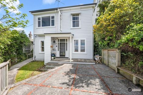 Photo of property in 1 Fairview Crescent, Kelburn, Wellington, 6012