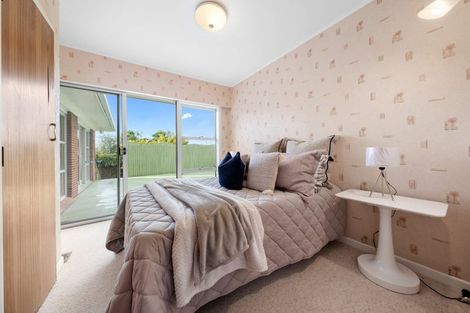 Photo of property in 4 The Anchorage, Sunnyhills, Auckland, 2010