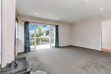 Photo of property in 1/5 Mchardy Place, Glenfield, Auckland, 0627