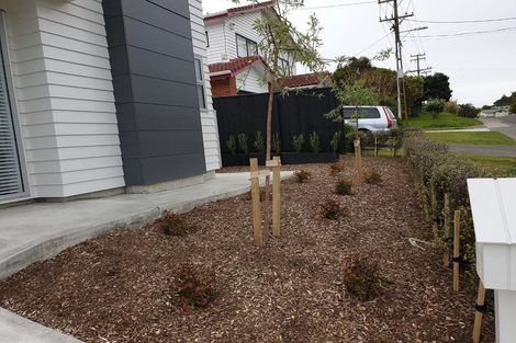 Photo of property in 27a Ranui Terrace, Tawa, Wellington, 5028