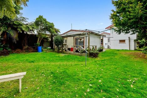 Photo of property in 118 Koutu Road, Kawaha Point, Rotorua, 3010