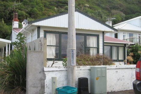 Photo of property in 116 Breaker Bay Road, Breaker Bay, Wellington, 6022