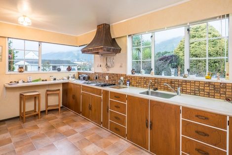 Photo of property in 2 Awanui Drive, Waikanae, 5036