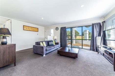 Photo of property in 2 Shenton Place, Burswood, Auckland, 2013
