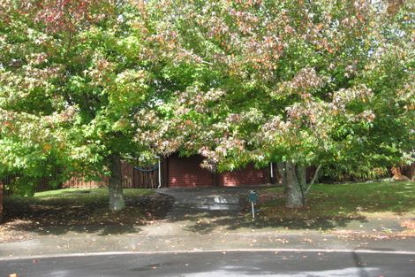 Photo of property in 27 Cairngorm Place, Highland Park, Auckland, 2010