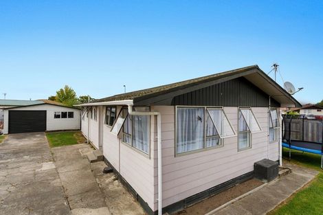 Photo of property in 15 Matipo Place, Edgecumbe, 3120
