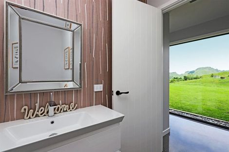 Photo of property in 89 Matarua Rise, Waimarama, Havelock North, 4294