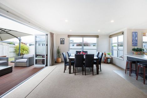 Photo of property in 46 Rosalie Terrace, Kelvin Grove, Palmerston North, 4414