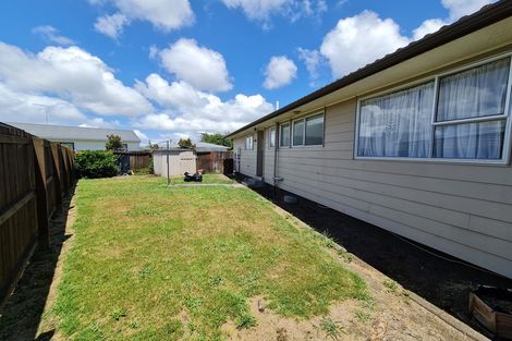 Photo of property in 3 Pukeroa Place, Papakura, 2110