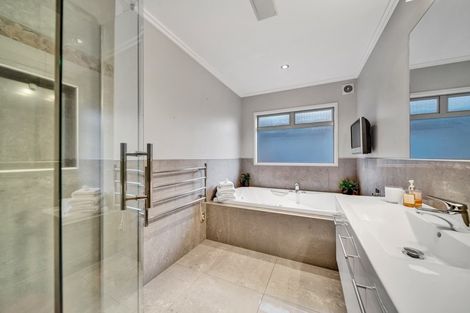 Photo of property in 244a Saint Aubyn Street, New Plymouth, 4310