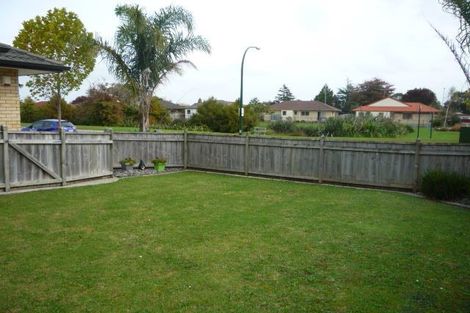 Photo of property in 2 Carisbrook Crescent, Papakura, 2110