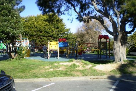 Photo of property in 54 Lincoln Avenue, Tawa, Wellington, 5028