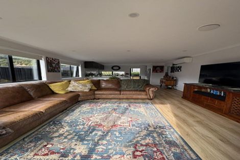 Photo of property in 7 Desert Gold Lane, Wallaceville, Upper Hutt, 5018