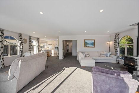 Photo of property in 37 Waikawa Road, Picton, 7220