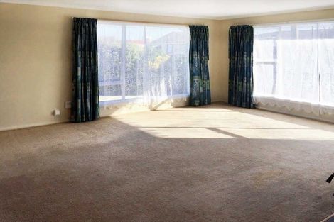 Photo of property in 6 Craig Place, Redwood, Christchurch, 8051