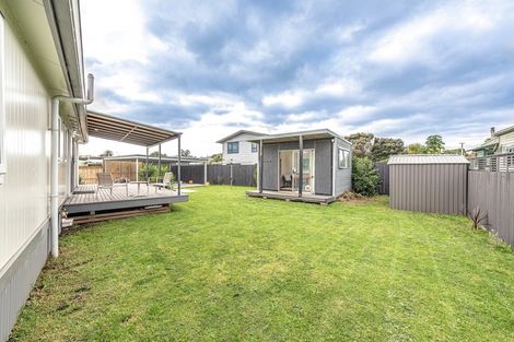 Photo of property in 10 Karaka Street, Castlecliff, Whanganui, 4501
