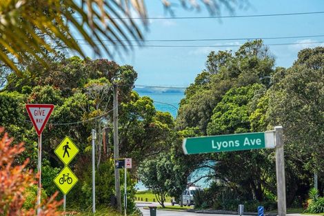 Photo of property in 2 Lyons Avenue, Murrays Bay, Auckland, 0630