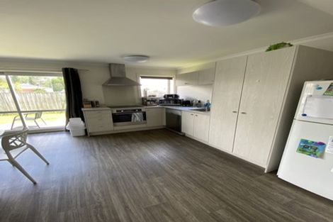 Photo of property in 51 Chiefs Court, Hamilton East, Hamilton, 3216