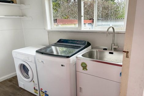 Photo of property in 21 Crewe Crescent, Hokowhitu, Palmerston North, 4410