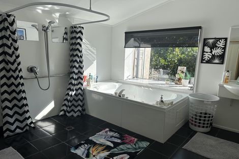 Photo of property in 220 Great South Road, Huntly, 3700