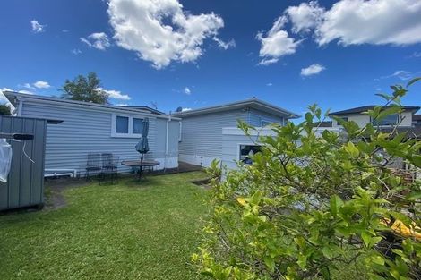 Photo of property in 1/10 Knights Road, Rothesay Bay, Auckland, 0630