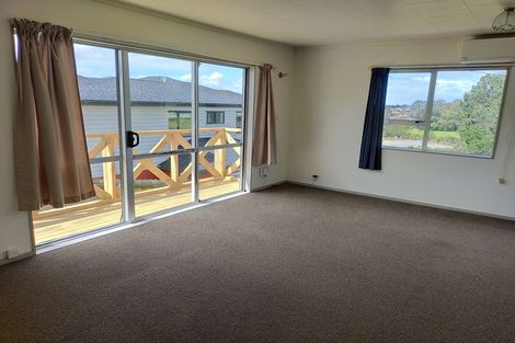 Photo of property in 16 Babich Road, Henderson Valley, Auckland, 0614