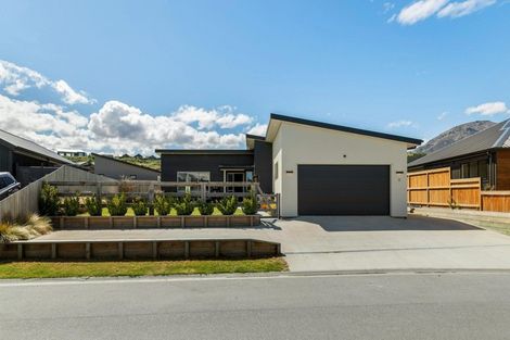 Photo of property in 8 Chadlington Way, Lower Shotover, Queenstown, 9304