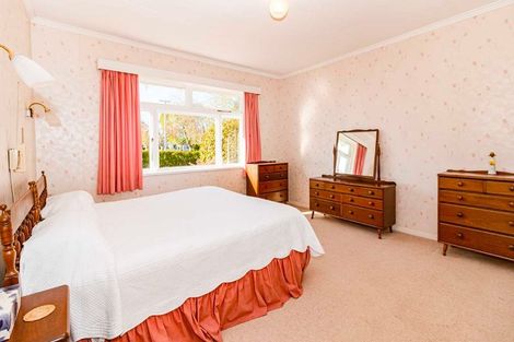 Photo of property in 12 Saint Leonard Street, Saint Johns Hill, Whanganui, 4501