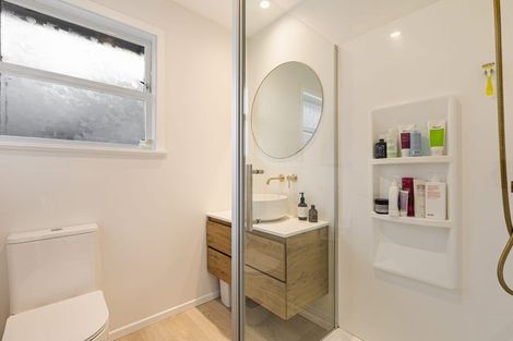 Photo of property in 24 Gill Avenue, Te Atatu Peninsula, Auckland, 0610