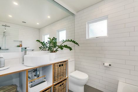 Photo of property in 16 Esmeralda Avenue, Avondale, Auckland, 1026