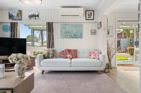 Photo of property in 12 April Place, Red Hill, Papakura, 2110