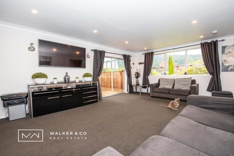 Photo of property in 10 Akron Grove, Totara Park, Upper Hutt, 5018