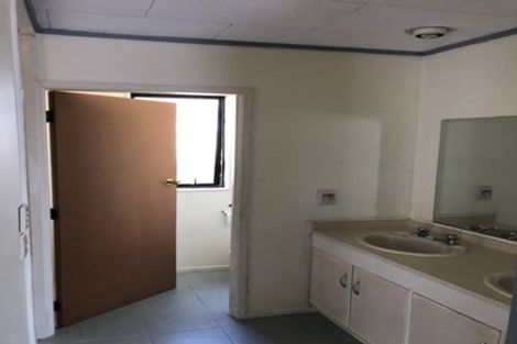 Photo of property in 32a Roseman Avenue, Mount Roskill, Auckland, 1041