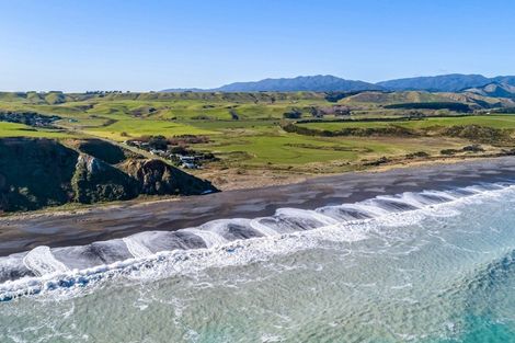 Photo of property in 67 Whangaimoana Beach Road, Whangaimoana, Pirinoa, 5772