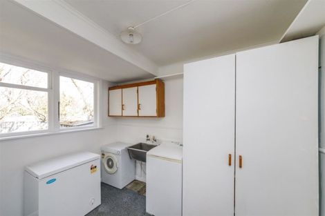 Photo of property in 4 Crewe Crescent, Hokowhitu, Palmerston North, 4410